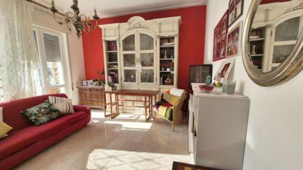 Foto Appartamento in vendita a Viareggio 90 mq  Rif: 1317011