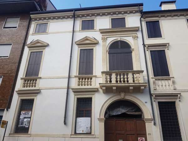 Foto Appartamento in vendita a Vicenza