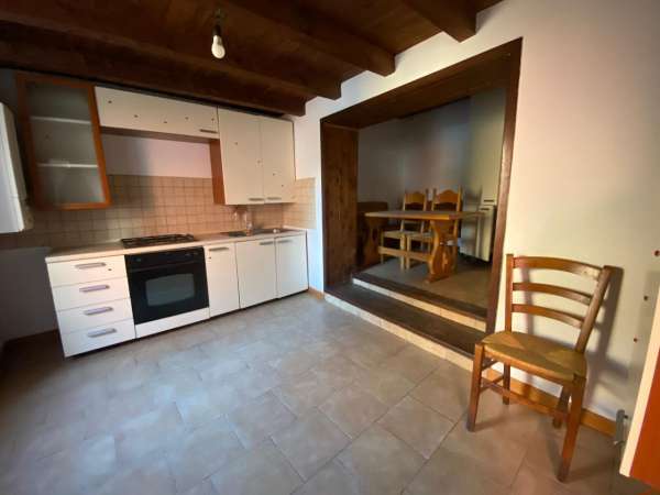Foto Appartamento in vendita a Ziano Piacentino