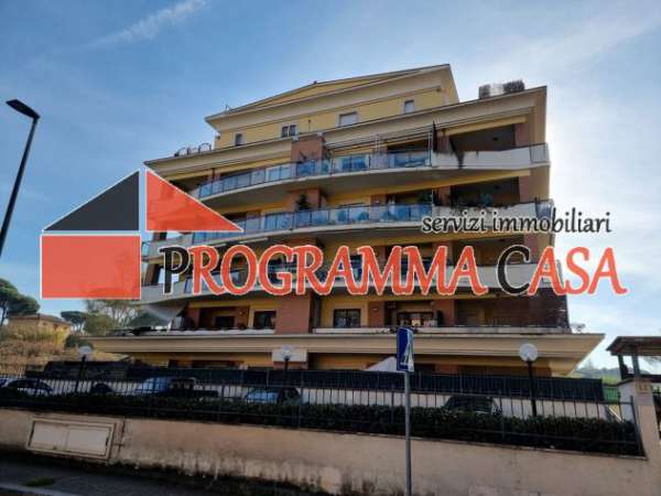 Foto Appartamento in Vendita Via Federico Fellini 14, Pomezia (RM)