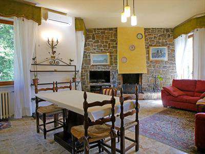 Foto Appartamento indipendente in Vendita, 6 Locali, 3 Camere, 150 mq