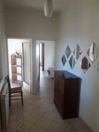 Foto Appartamento posto al piano primo privo di spese condominiali.