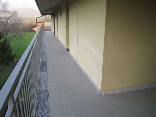 Foto Appartamento Vacanze in Lunigiana con Piscina