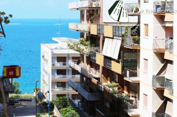 Foto APPARTAMENTO VIA D. PELUSO C/O V.LE VIRGILIO