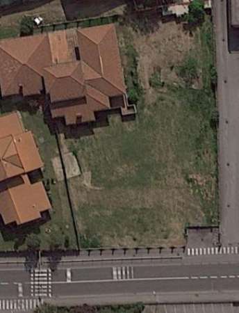 Foto Area edificabile di 2000 metri quadri e villa