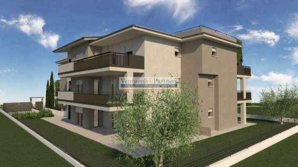 Foto Attico - Mansarda in Vendita a Desenzano del Garda Desenzano del Garda