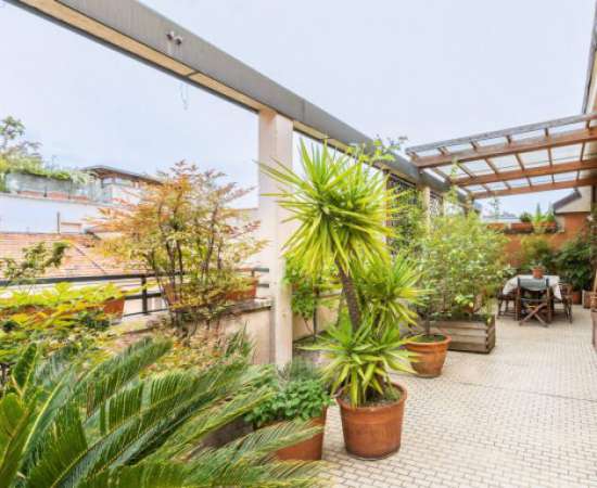 Foto Attico / Mansarda di 250 m con pi� di 5 locali in vendita a Milano