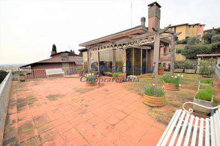 Foto Attico in Vendita, pi� di 6 Locali, 5 Camere, 270 mq (MONTECATIN