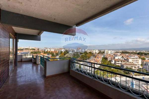 Foto Attico in vendita a Cagliari - 7 locali 340mq