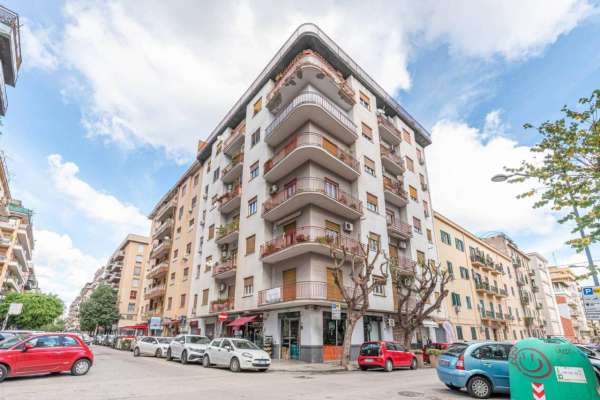 Foto Attico in vendita a Palermo