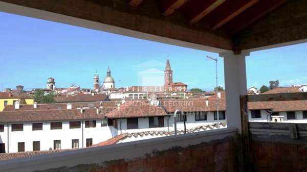 Foto Attico in vendita a Vicenza