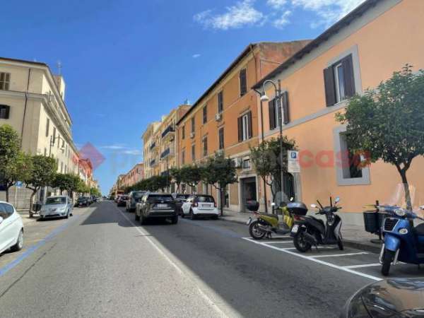 Foto Attivit  Commerciale - Terracina . Rif.: Cod. rif 3175709VCG