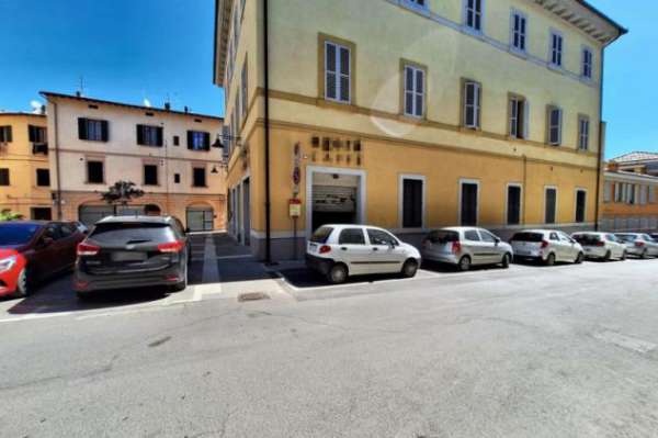 Foto Attivit  commerciale a Poggibonsi - Rif. 23886