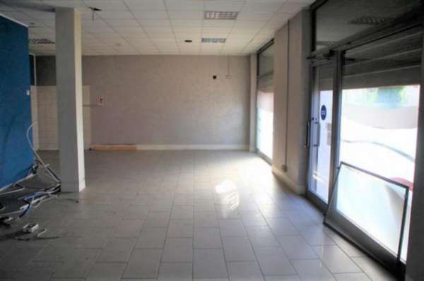 Foto Attivit  commerciale a Todi - Rif. 11751