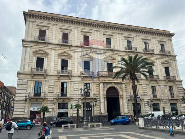 Foto Attivit Commerciale in vendita a Catania, Zona centro