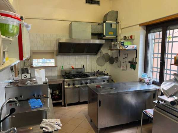 Foto Bar - Pub e Locali notturni in Vendita a Villafranca di Verona via Selinunte