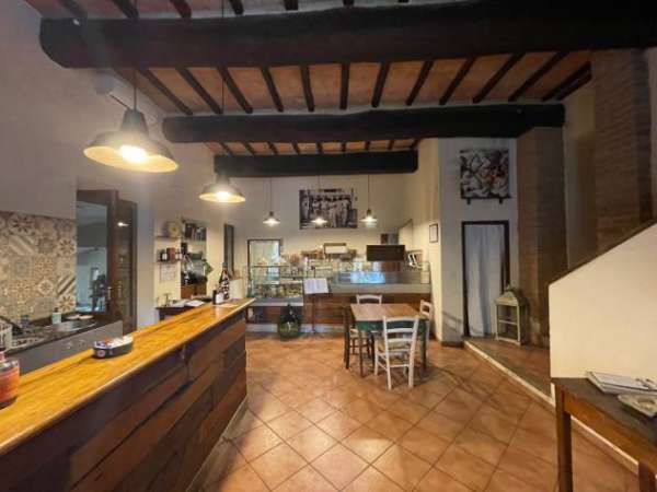 Foto Bar - Ristorante in vendita a Sovicille - 8 locali 380mq