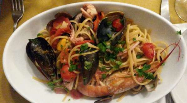 Foto BAR  RISTORANTE IN VIA VIGEVANO MILANO