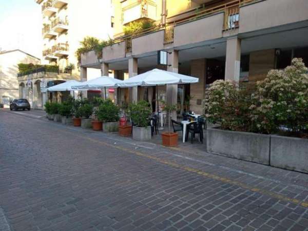 Foto BAR CON SPAZI ESTERNI VILLASANTA CENTRO STORICO