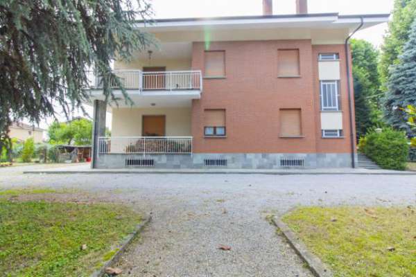 Foto Bifamiliare in vendita a Cherasco