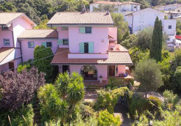 Foto Bifamiliare in vendita a Livorno
