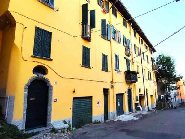 Foto BILOCALE DI C.A. 70 MQ CON  BALCONE, CANTINA E BOX A LECCO San Giovanni