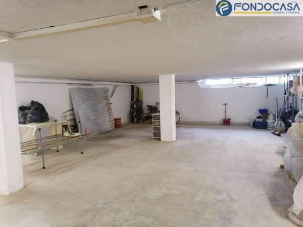 Foto Box in vendita a Carrara