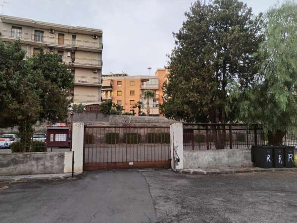 Foto Box in vendita a Catania