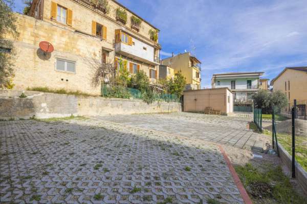 Foto Box in vendita a San Benedetto Del Tronto