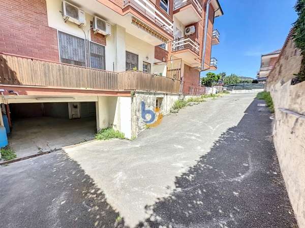 Foto Box in vendita a Santa Marinella