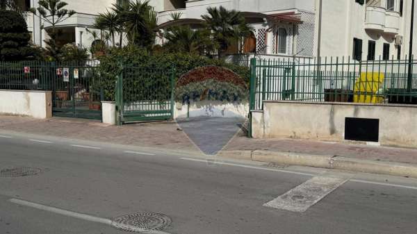 Foto Box in vendita a Vieste