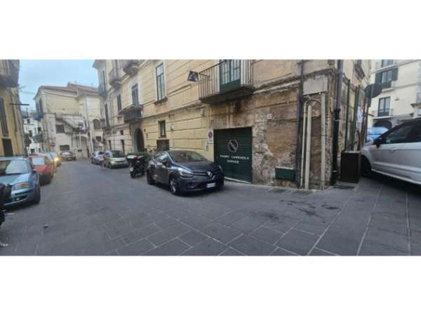 Foto Box in Via Giovanni Bassi