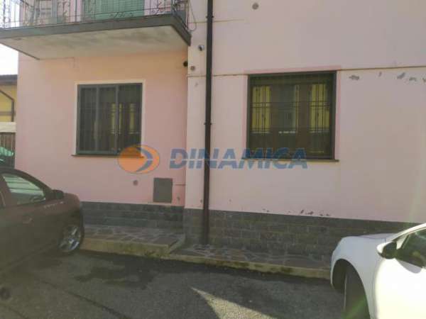 Foto CAMPARADA (MONZA e BRIANZA) TRILOCALE CON CANTINA E POSTOAUTO