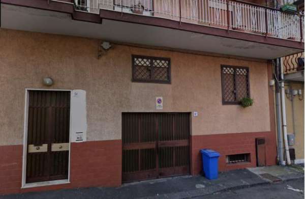 Foto Capannone / Fondo in vendita a Gravina di Catania