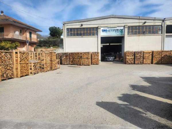 Foto Capannone / Fondo in vendita a Tortoreto
