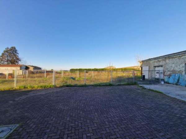 Foto Capannone a Forlimpopoli - Rif. 25739