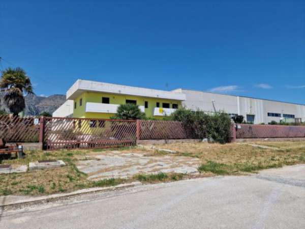 Foto Capannone a Monte Sant'Angelo - Rif. 23535