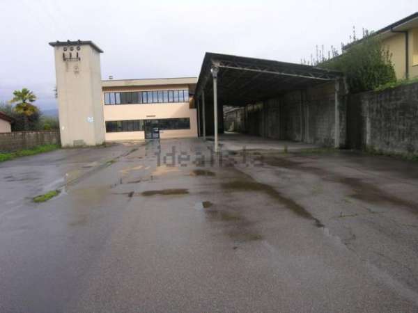 Foto Capannone artigianale in vendita a Lammari - Capannori 1800 mq  Rif: 613907