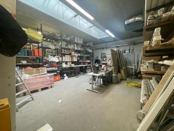 Foto Capannone artigianale in vendita a Massa 656 mq  Rif: 1135597