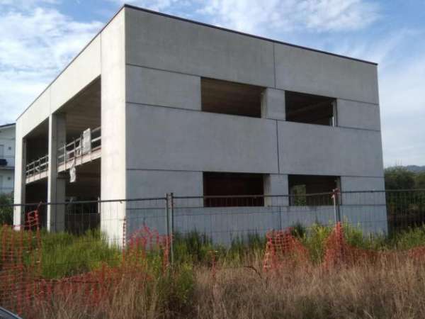 Foto Capannone commerciale in vendita a Castelnuovo Magra 650 mq  Rif: 1299862