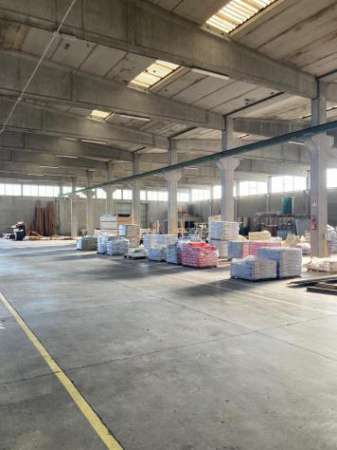 Foto Capannone commerciale in vendita a Fornacette - Calcinaia 2000 mq  Rif: 1319752