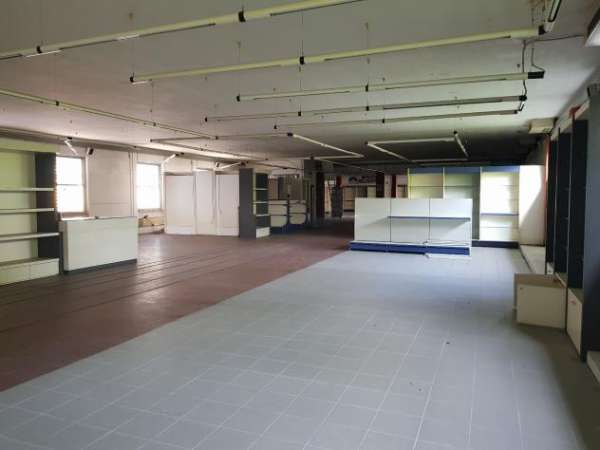 Foto Capannone commerciale in vendita a Lucca 1800 mq  Rif: 1057790