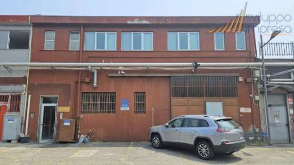 Foto CAPANNONE IN COMPLESSO ARTIGIANALE IN VENDITA A SESTO SAN GIOVANNI