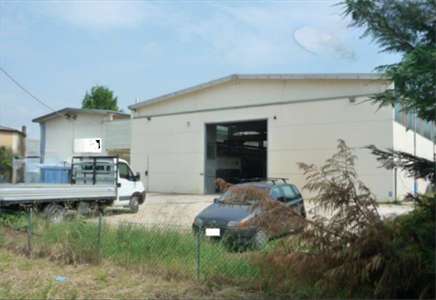 Foto Capannone in Vendita, 1 Locale, 1435 mq, Faenza