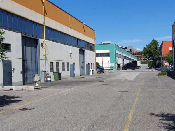Foto Capannone in Vendita a Sesto San Giovanni via PAPA GIOVANNI XXIII