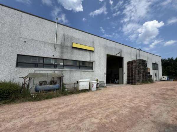 Foto Capannone in vendita a Varese - 1 locale 330mq