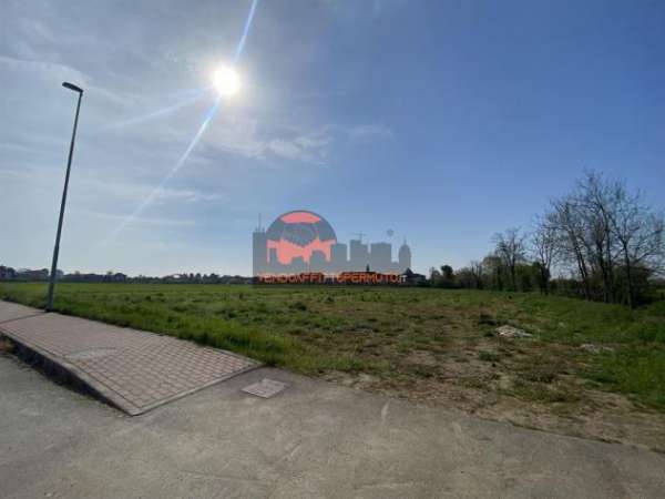 Foto CAPANNONE IN ZONA AGRICOLA CON AREA DI PERTINENZA
