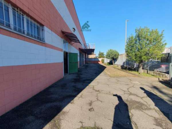 Foto Capannone Industriale - Paderno Dugnano . Rif.: GILA CAPANNONE