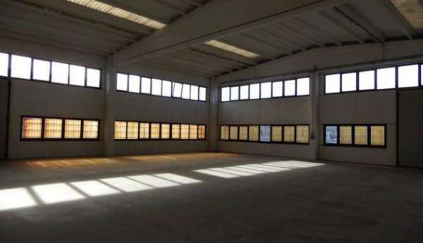 Foto Capannone industriale di 2 locali in Vendita[4250 mq]