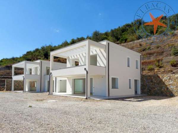 Foto CAPOLIVERI - ELBA - VILLA CON PISCINA E VISTA MARE